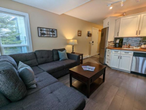 Steps to All New Gondola, Sleeps 4 with Free Parking
